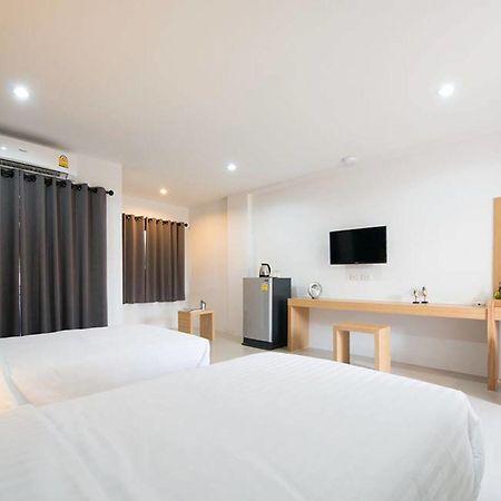 Pixel Hostel Phuket Airport Thalang Buitenkant foto