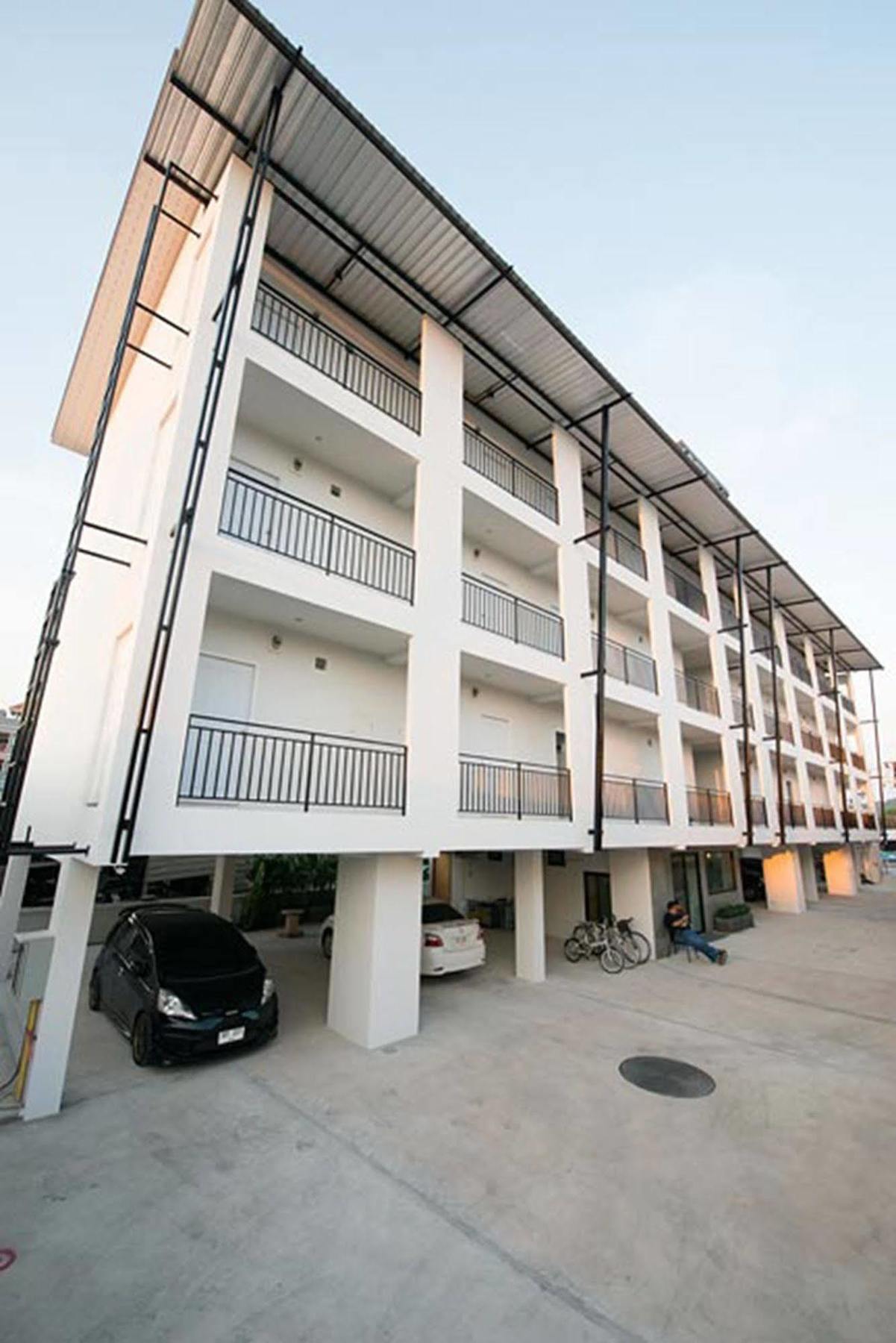 Pixel Hostel Phuket Airport Thalang Buitenkant foto