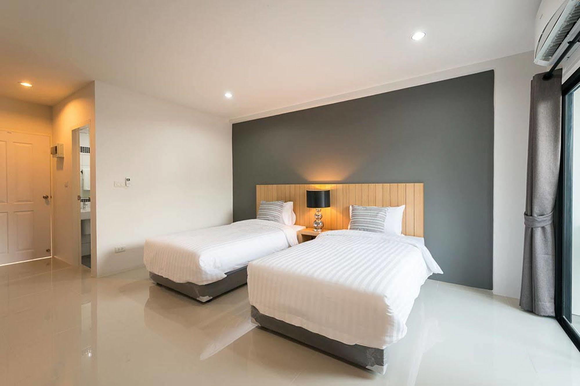 Pixel Hostel Phuket Airport Thalang Buitenkant foto