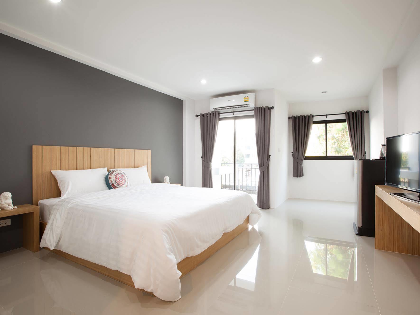 Pixel Hostel Phuket Airport Thalang Buitenkant foto